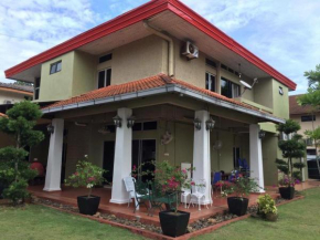  CasaPelindung Guesthouse  Куантан